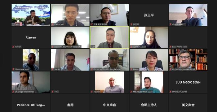 ▲10月26日,來自部分國際機構(gòu)及亞信成員國的專家共同出席研討會,并就產(chǎn)業(yè)扶貧的新模式進了分享。(拼多多供圖) 點擊進入下一頁